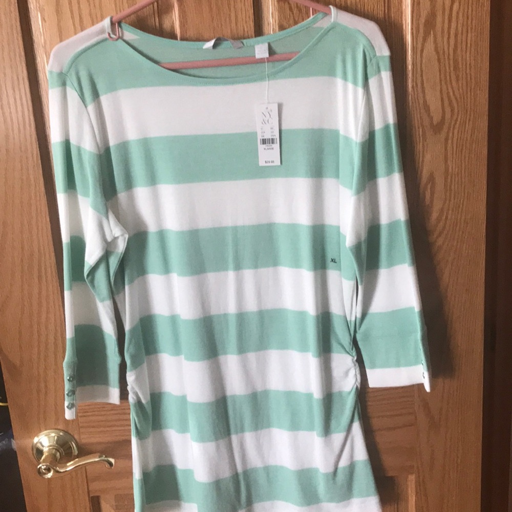 Women’s 3/4 sleeve shirt.